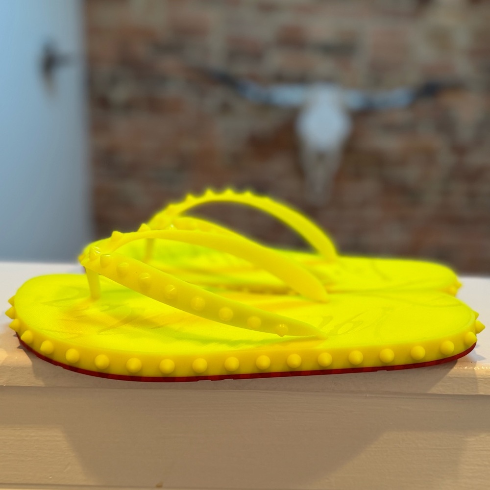 Christian Louboutin Super Loubi Flip Flop (Women) - YELLOW
Size: 9